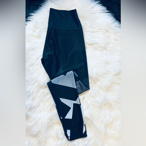 Pink Victoria's Secret Ultimate Legging Tights Pants High Waist Logo Slim Fit M - Picture 9 of 12